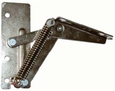 Oude liftschaar met veer die door deze set liftbeslag wordt vervangen