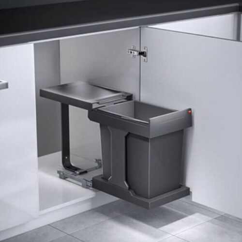 Hailo Solo Automatic 20 liter afvalemmer donkergrijs Hailo inbouw afvalemmer 20 liter Solo Automatic: donkergrijze emmer op een uitschuivend frame in een onderkast